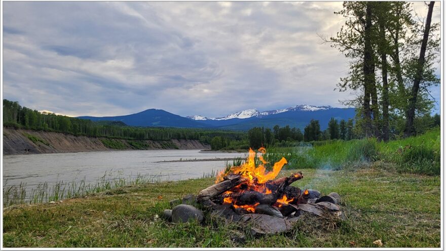 Anderson Flats Provincial Park - Hazelton - Rivercamping - Smore´s - British Columbia - Canada