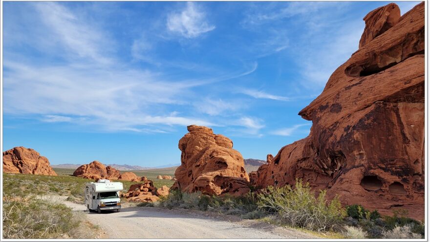 Atlatl Rock, Arch Rock, Valley of Fire, Nevada, USA