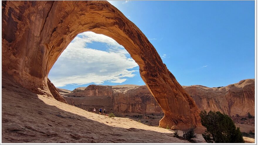 Corona Arch, Moab, Utah, USA