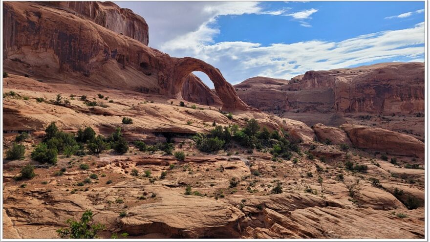 Corona Arch, Moab, Utah, USA