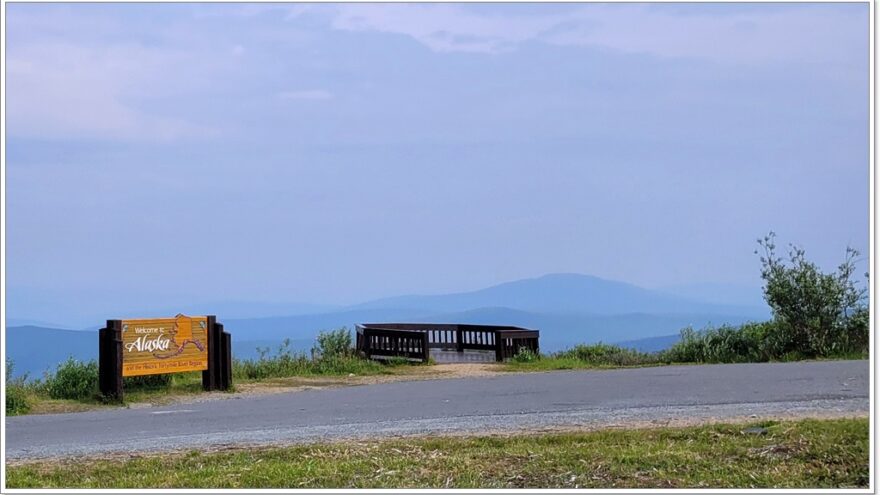 Boarder - Taylor Highway - Canada - USA