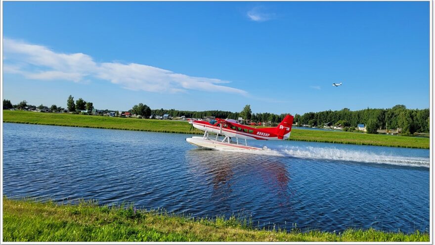 Lake Hood Seaplane Base - Anchorage - Alaska - Airplane