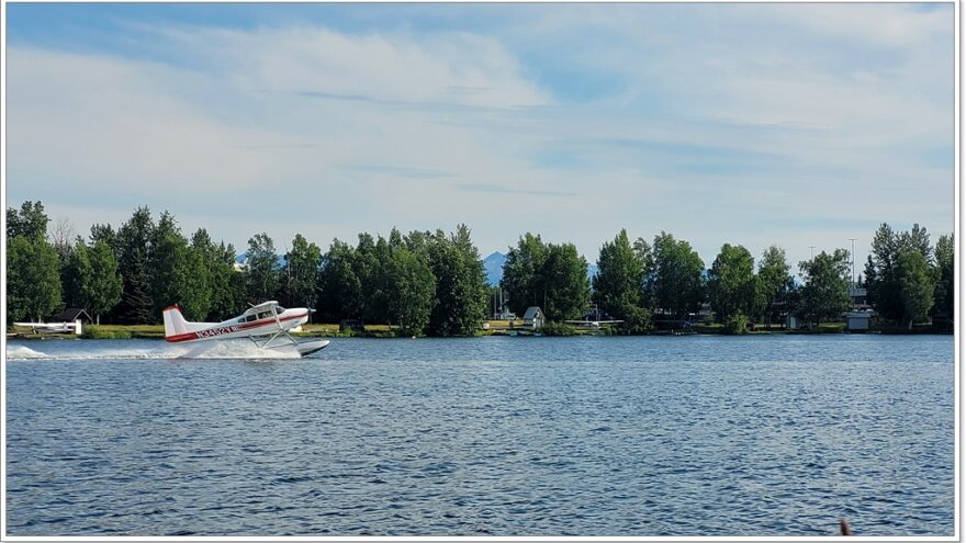 Lake Hood Seaplane Base - Anchorage - Alaska - Airplane