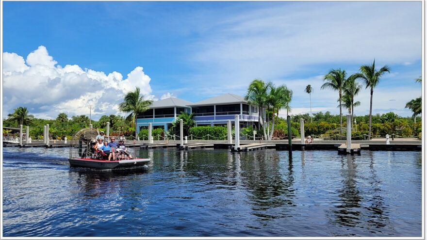 Everglades - Everglade City - Airboottour - Boardwalk - Florida