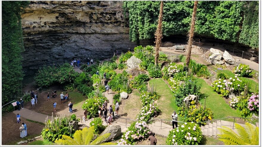 Umpherston Sinkhole - Mount Gambier - South Australia