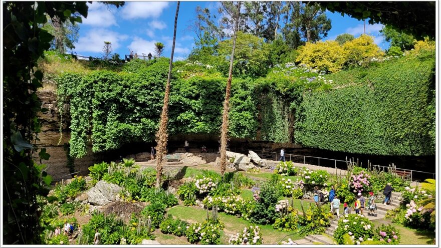 Umpherston Sinkhole - Mount Gambier - South Australia